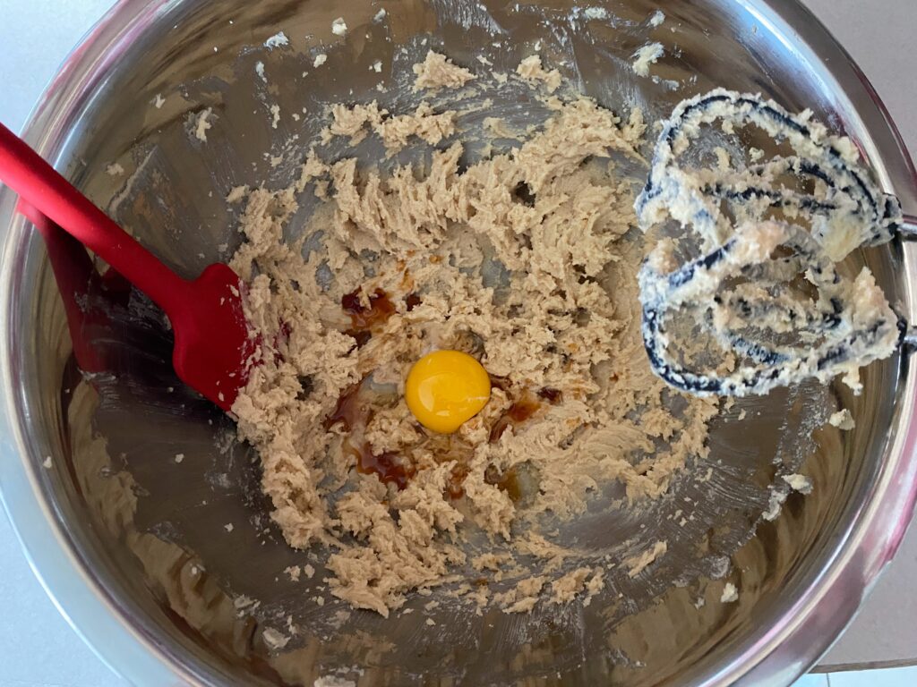 add Egg and vanilla to mixture