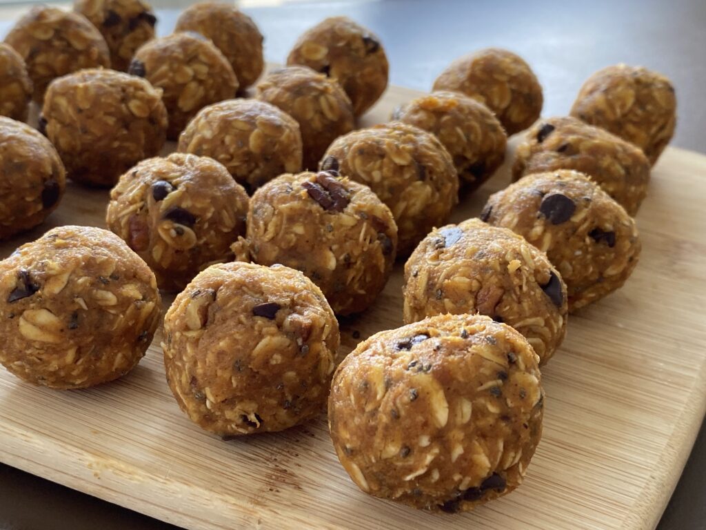 finished pumpkin energy bites